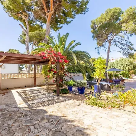 Villa Charming In With Private Pool